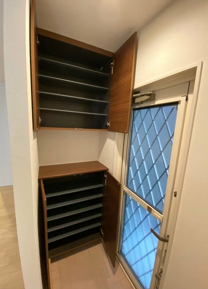 収納量の多い勝手口のゲタ箱