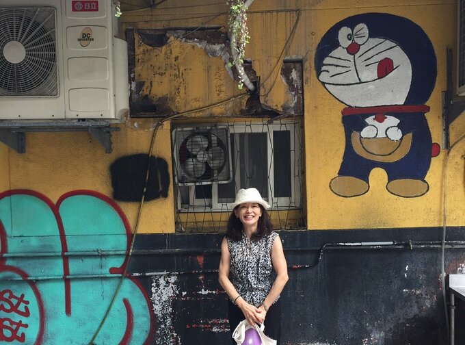 台湾の雑貨屋やカフェの並ぶ永康街で、ドラえもんのどこでもドア探し。次はどこに旅する?