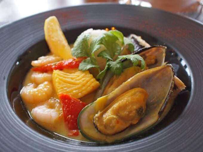 石垣島でとれた魚介類を使った料理