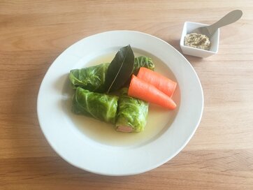 その発想はなかった！フランクフルトでつくるロールキャベツが時短でウマい