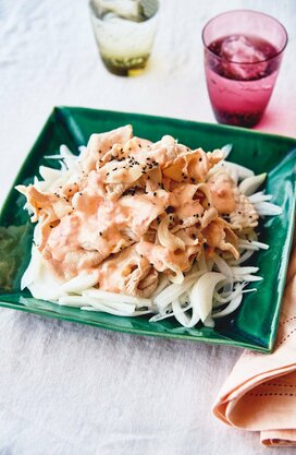 料理家が繰り返しつくる「新タマネギ×豚しゃぶ」のレシピ。ほんのり火をとおして甘味がアップ
