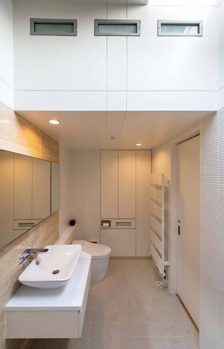 トイレの前に取り付けたタオルウォーマー