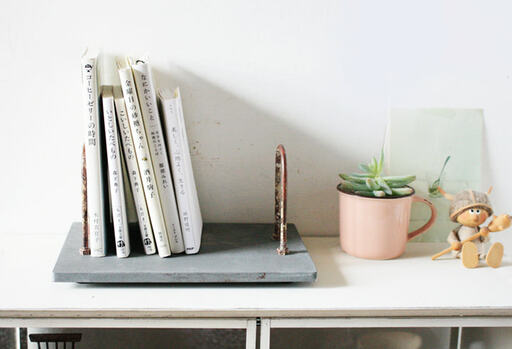 ブックスタンド