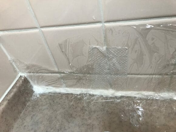 カビの根までじっくり成分を浸透