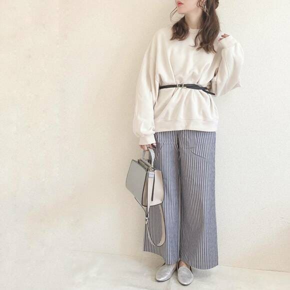 スウェットと合わせたコーデ