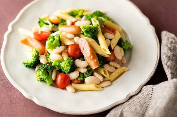 大福豆とペンネのホットサラダ