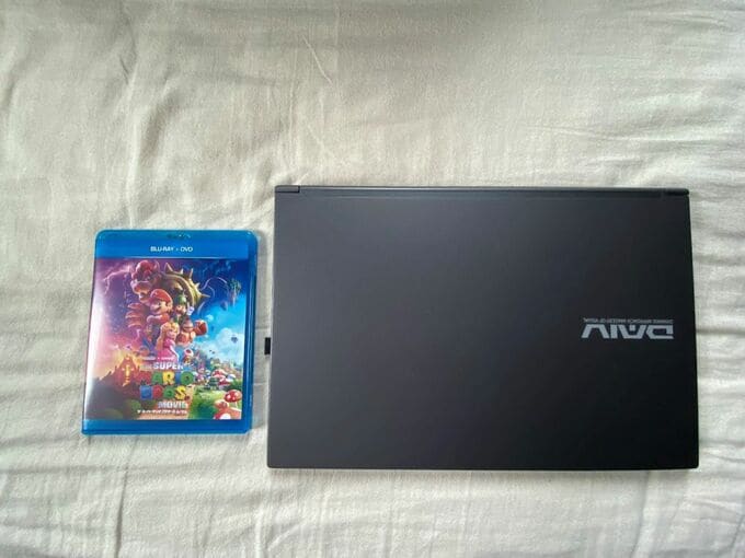 DVDのような記録媒体やパソコン・カメラなどの精密機械