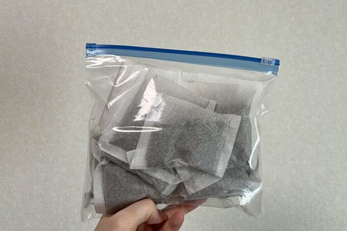 ジップロックに入れた麦茶