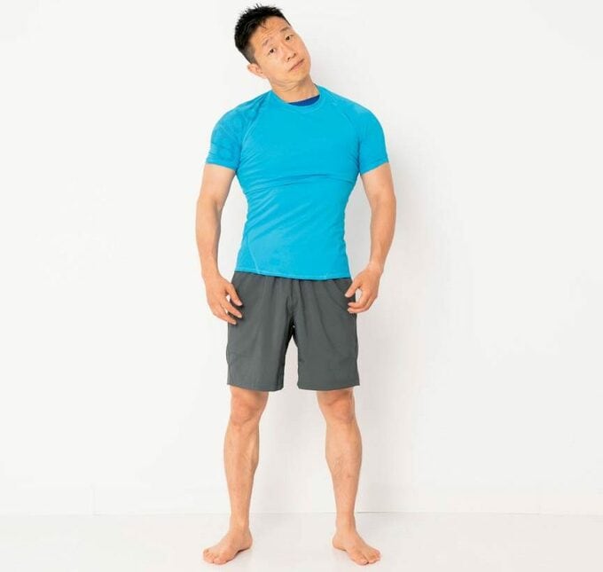 右に首を傾ける