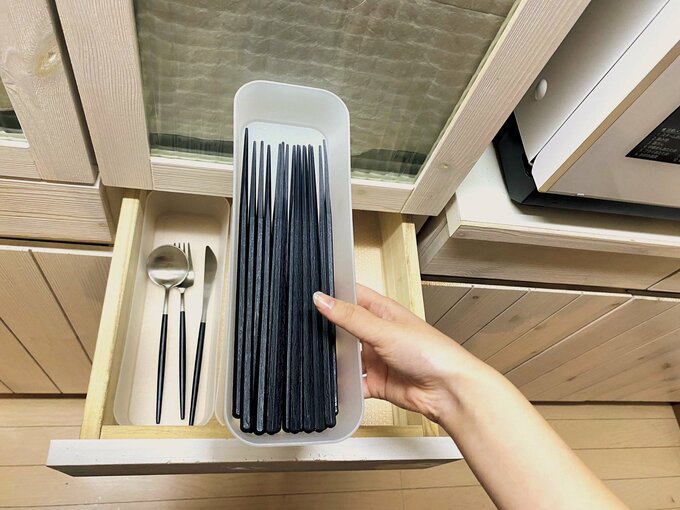 同じ箸が並ぶカトラリーケース