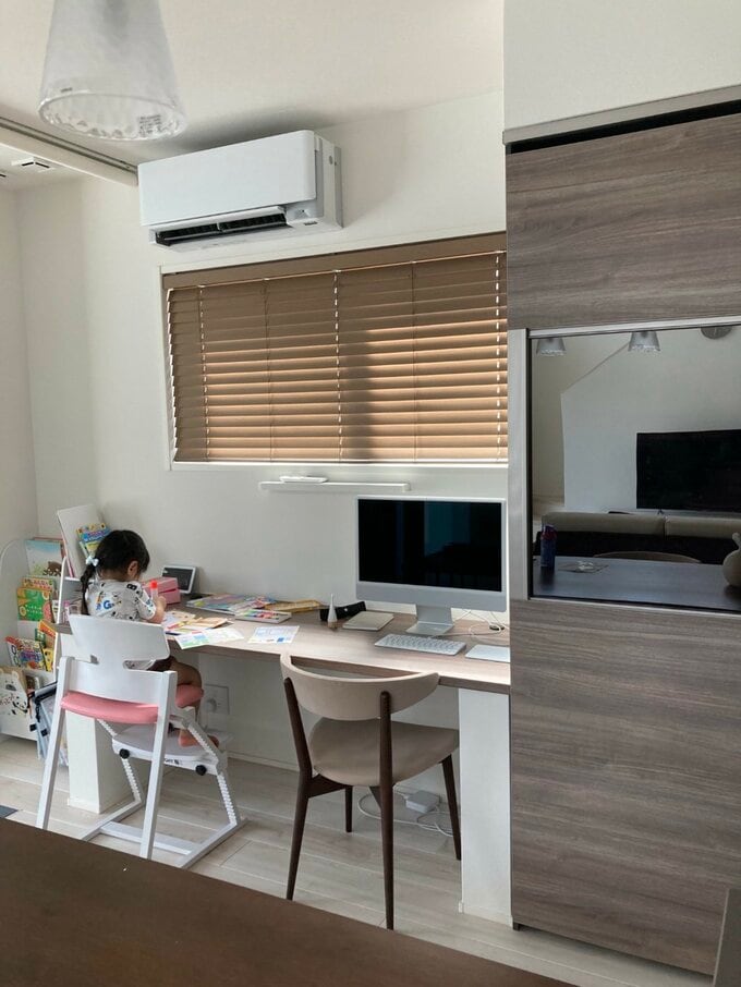 スタディコーナーを利用する長女