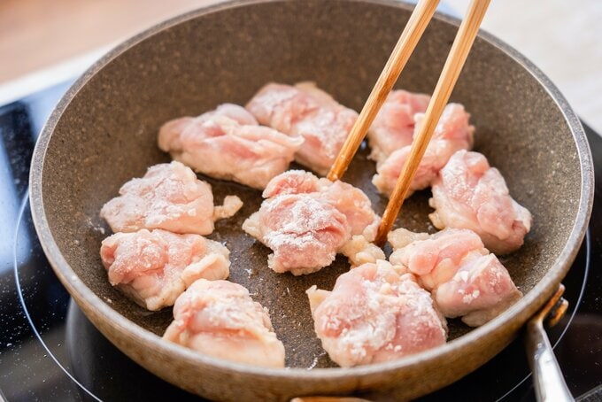 お肉を焼く