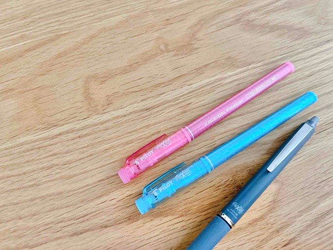 書いて消せるペン