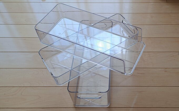 ニトリの透明容器