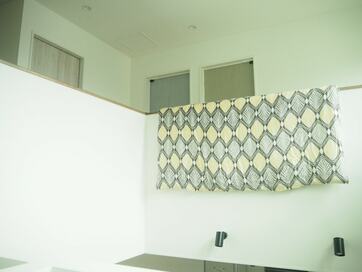 家を建てて実感「吹き抜け」が期待以上にうれしい！雨の日や花粉の時期は、物干し場にも