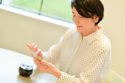 「痛い中高年」と思われないために40代以上が意識したいこと。NGは公共の場でのあの行動…