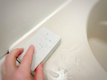 カビ知らずの浴室を、ニトリの吸水スポンジで実現！入浴後の小掃除のコツ