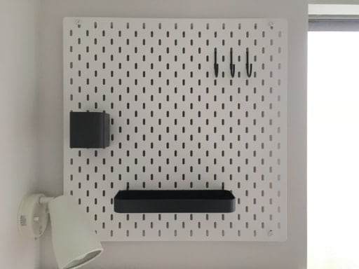 イケアのペグボード「スコーディス」を設置