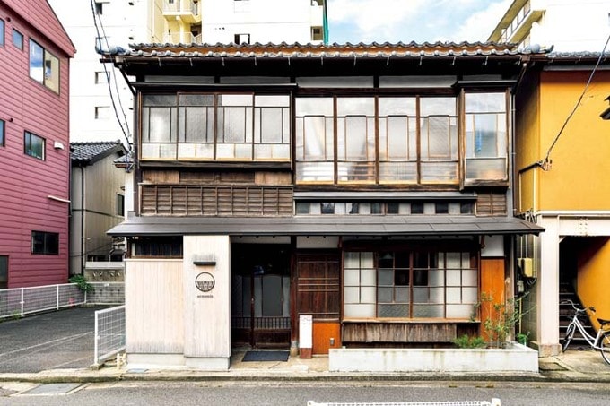 町家をリノベーションしたレストラン外観
