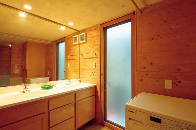 ダブルシンクの洗面所