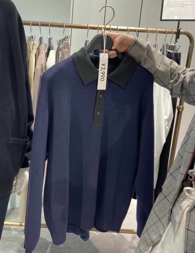 ニット素材のポロシャツ