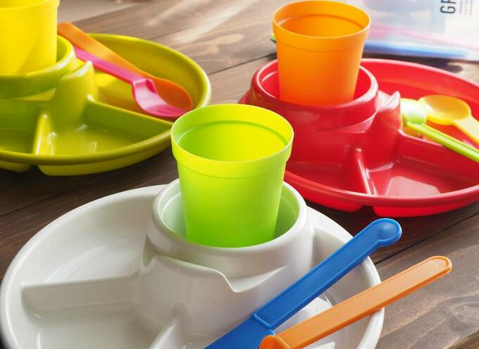 コップ置き、箸置きもついている