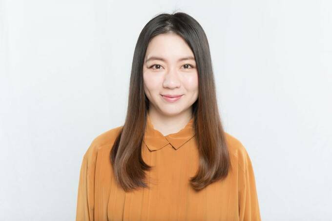 ロングヘア女性