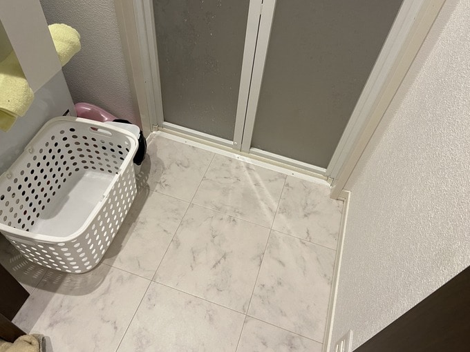 防水性のある床材