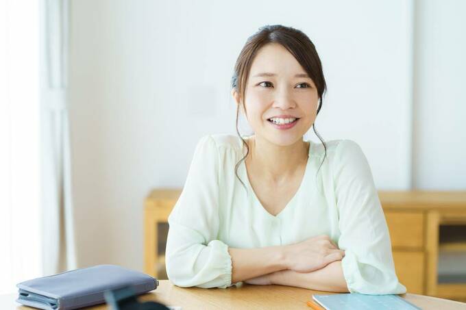 笑う女性