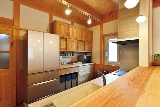 つくりつけの食器棚