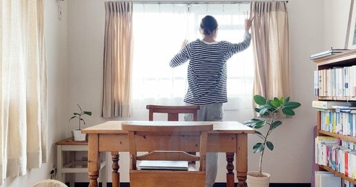 60歳ひとり暮らし、正社員を辞め収入4割減。「自分をもてなす」節約の工夫4つ