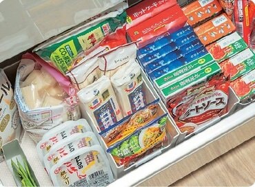 大地震で命を守る「おうち備蓄」のコツ4つ。日常食はキッチンに収納、水は分散収納でリスク回避