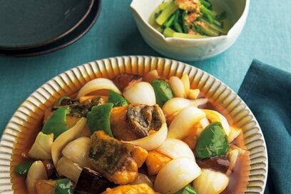 笠原将弘さんの絶品おかずレシピ2品。旬の新タマネギとセリで野菜不足も解消