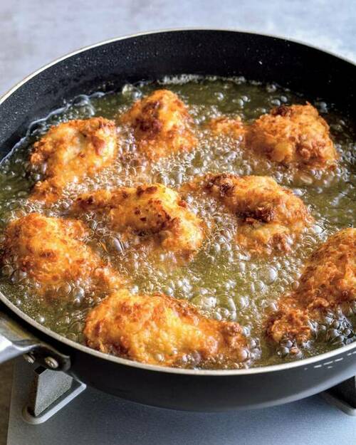 フライパンで揚げる