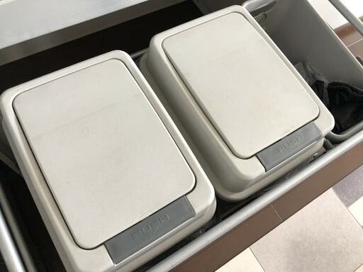 コンポストと使うことで、ゴミ箱もコンパクトなものでOKに