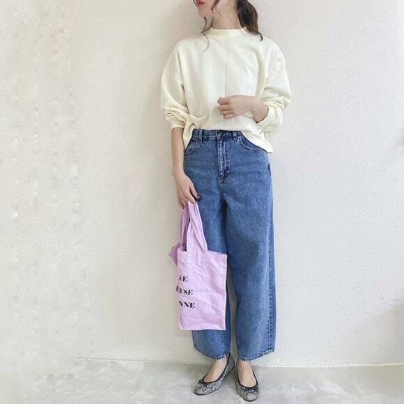 スウェットと合わせたコーデ