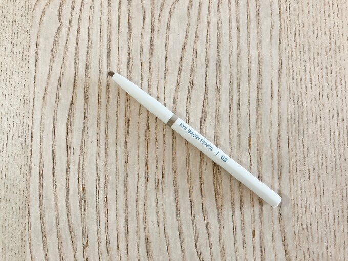 繰り出し式のアイブロー