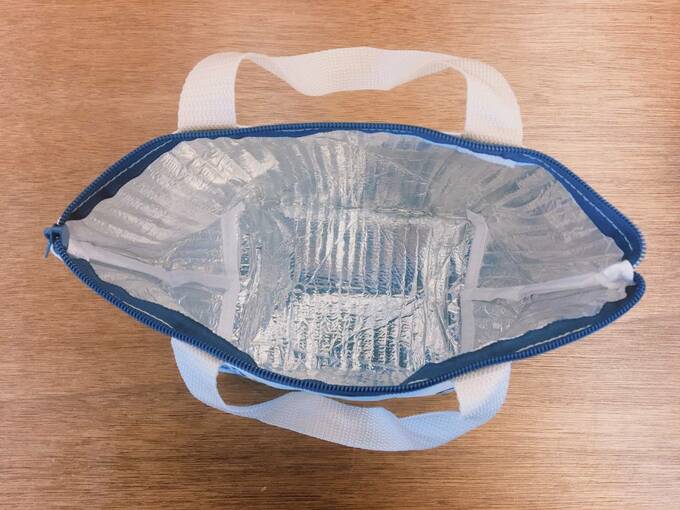 外にはポケットが2つ