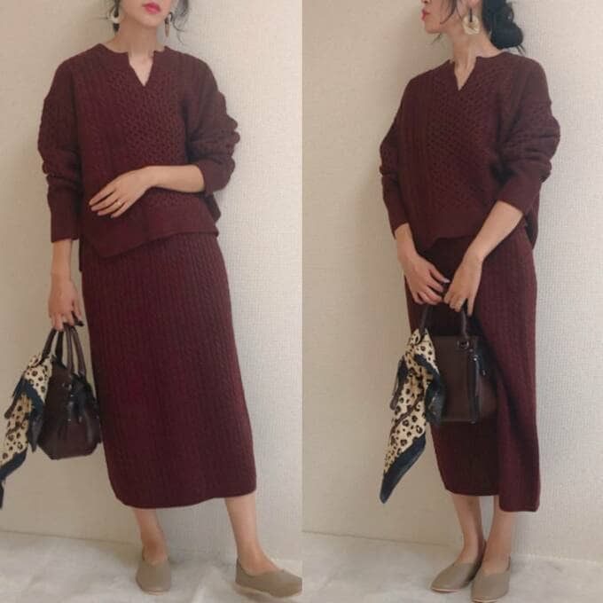 同素材のスカートと合わせてセットアップに