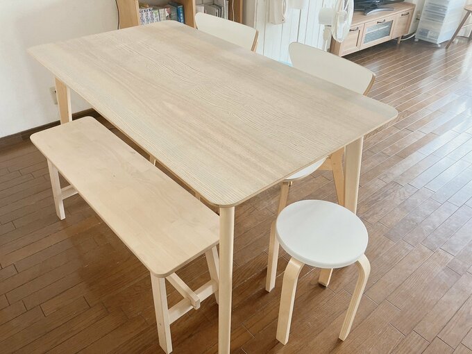 ダイニングテーブル