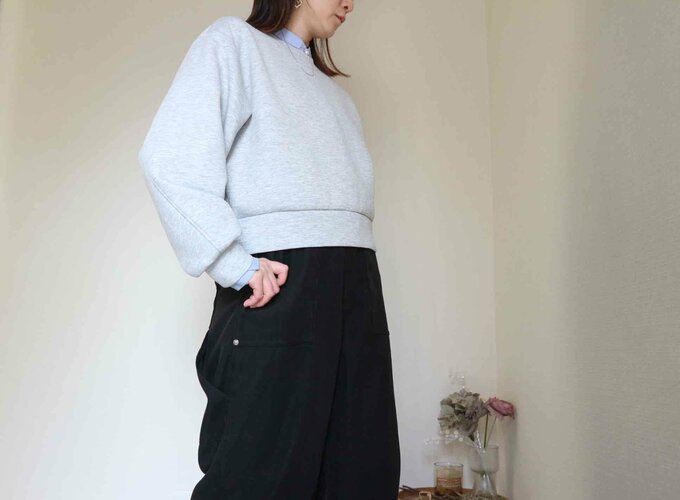 GUパフスウェットシャツレイヤード全身