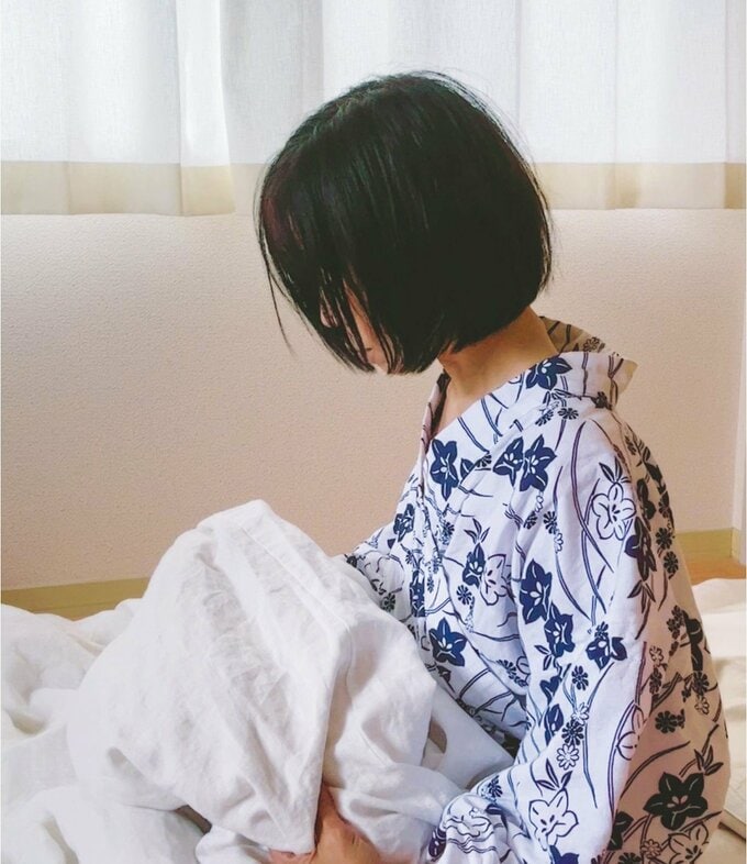 浴衣を着ている女性