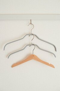 同じハンガーのサイズ違いを夫婦で使用。