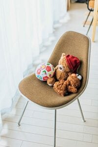 イスのうえにぬいぐるみ