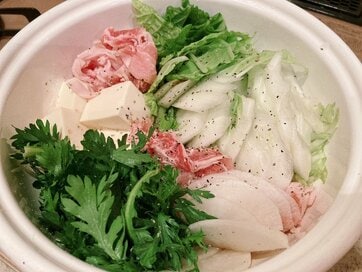 「料理のやる気が出ない…」50代に。入れるだけでおいしくなる調味料2つ