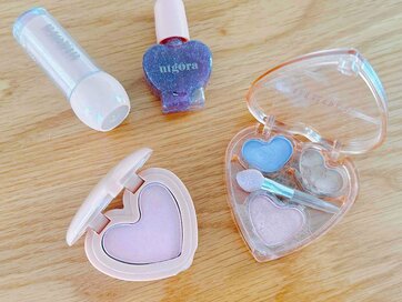 スリコ880円の「KIDSコスメ4点セット」を使ってみた。ネイルも楽しめて、落ちやすさがちょうどいい