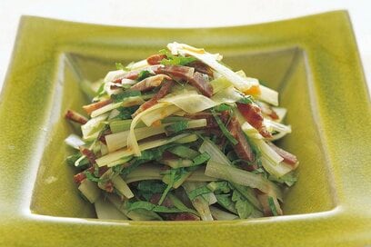 セロリと焼き豚のあえ物。切ってあえるだけなのに絶品