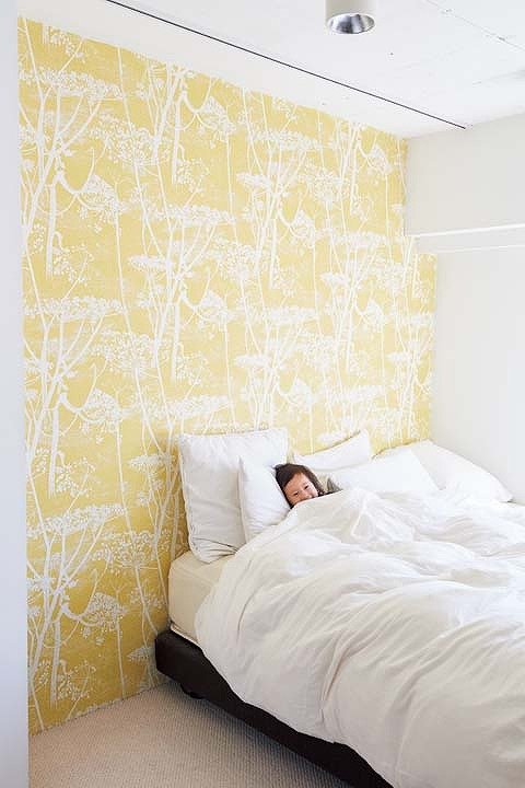 植物モチーフのアクセントクロス