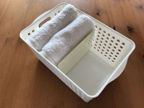 タオルを支える