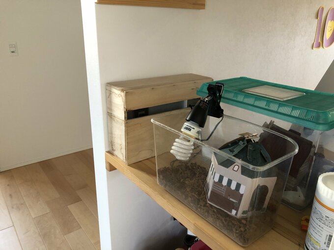 コンセントボックスで隠す